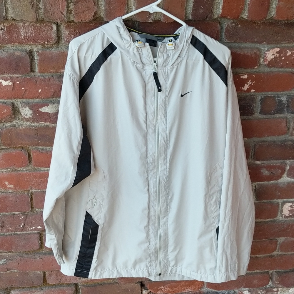 Nike Windbreaker Size Medium